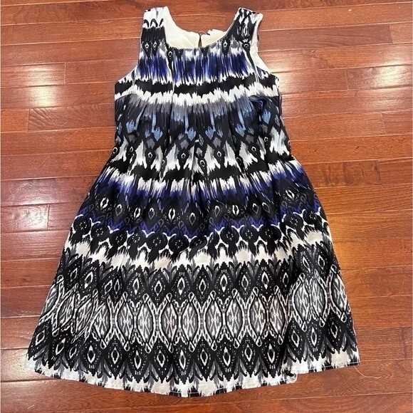 Blue black and white pleated print dress size XS - Picture 3 of 6